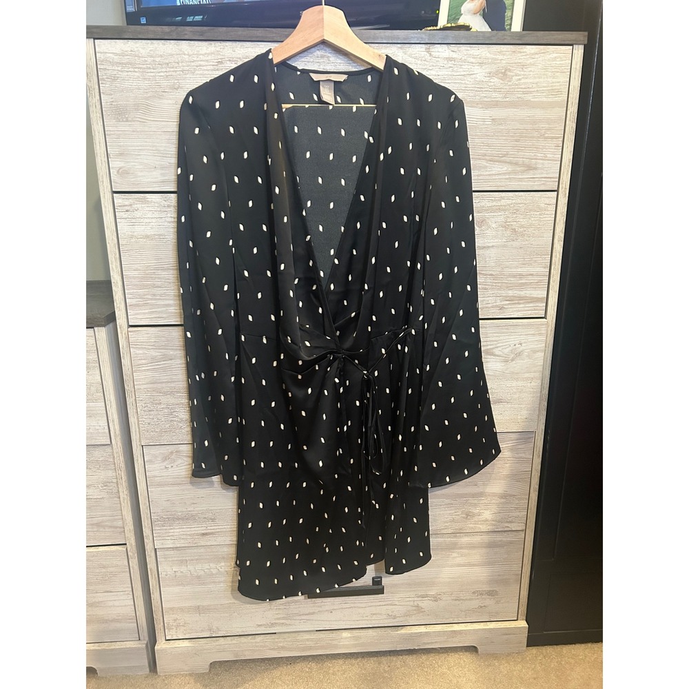 HM Black Satin Wrap Mini Dress White Dash Print Bell Sleeve V-Neck Size Medium - Picture 2 of 6